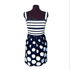 Sandra Darren straight dress blue and white size 6.